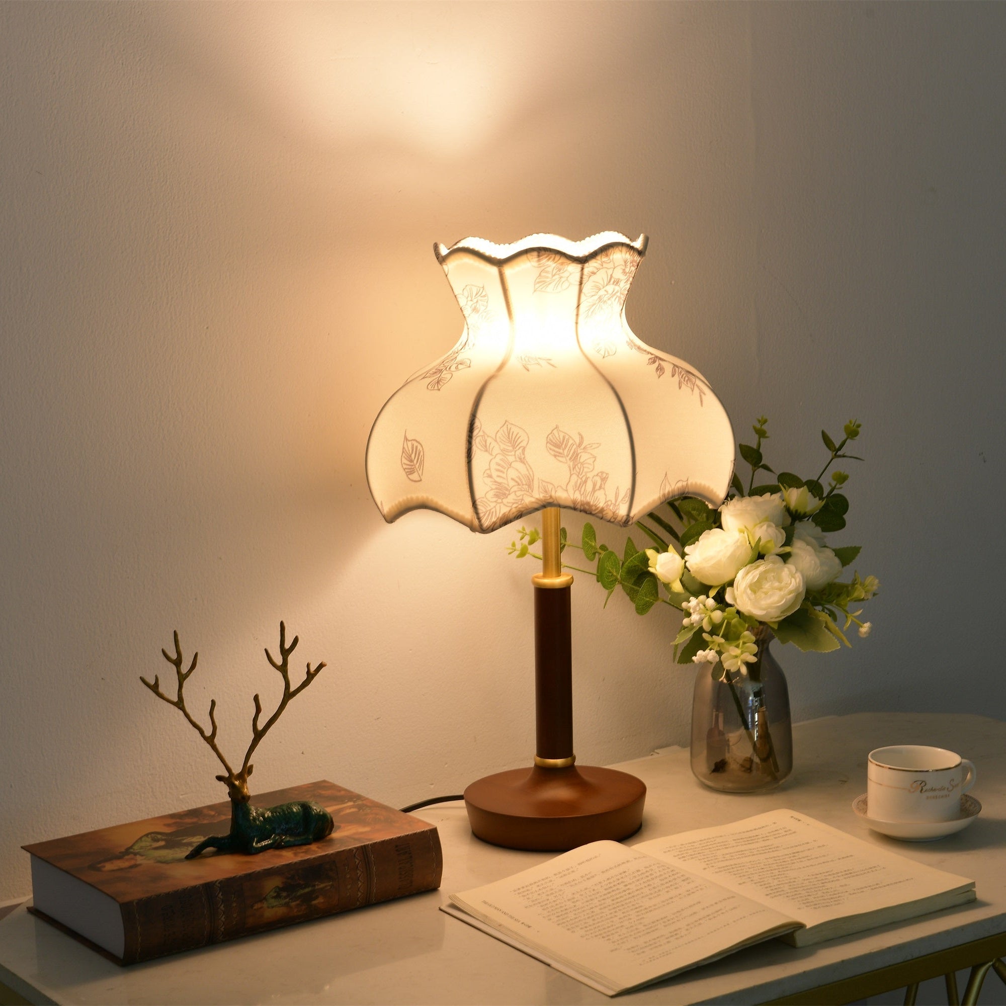 Discover the Perfect Table Lamps to Decorate Your Room