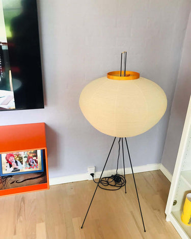 Akari Floor Lamp - LUUGAA