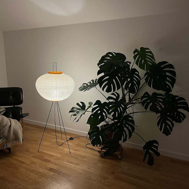 Akari Floor Lamp - LUUGAA