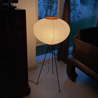 Akari Floor Lamp - LUUGAA