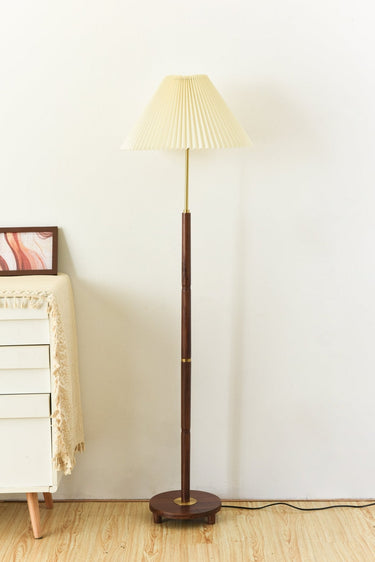 Axya Vintage Pleated Floor Lamp - LUUGAA