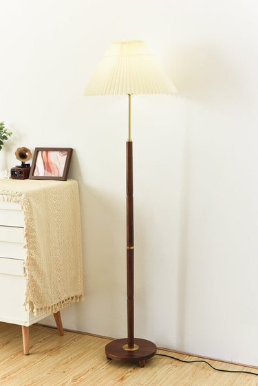 Axya Vintage Pleated Floor Lamp - LUUGAA