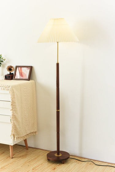Axya Vintage Pleated Floor Lamp - LUUGAA