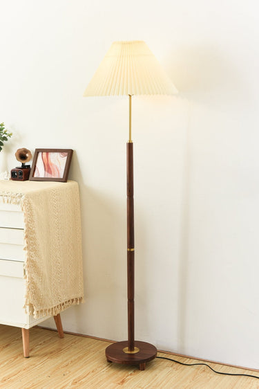 Axya Vintage Pleated Floor Lamp - LUUGAA