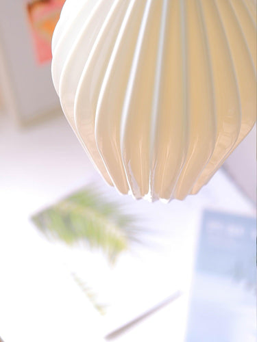 Ceramic Ribbed Pendant light - LUUGAA