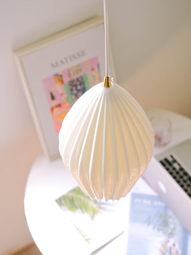 Ceramic Ribbed Pendant light - LUUGAA