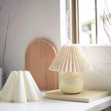 Kicsi Knife Pleat Table Lamp - LUUGAA