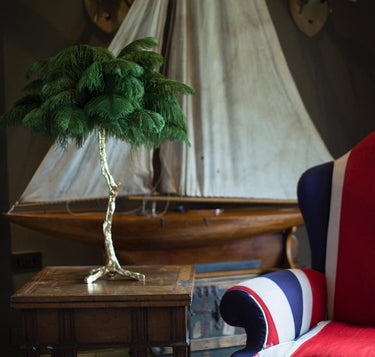 Ostrich Feather Table Lamp - LUUGAA