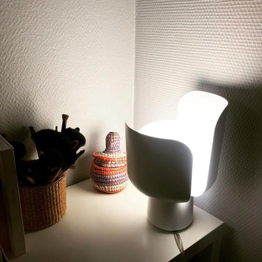 Petals Glass Table Lamp - LUUGAA