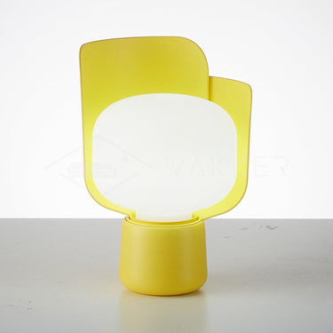 Petals Glass Table Lamp - LUUGAA