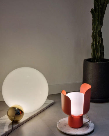 Petals Glass Table Lamp - LUUGAA