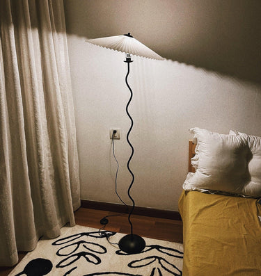 Pleated Lampshade Floor Lamp - LUUGAA