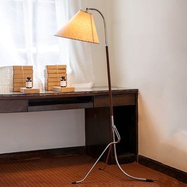Tripod Arc Floor Lamp - LUUGAA