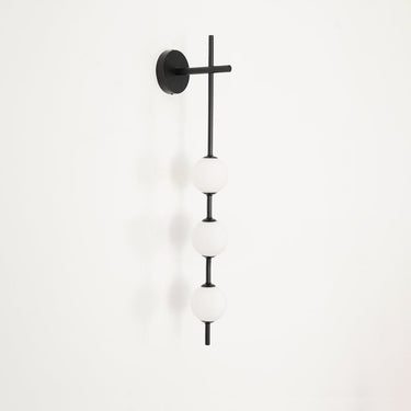 Vertical Globe Wall Lamp - LUUGAA